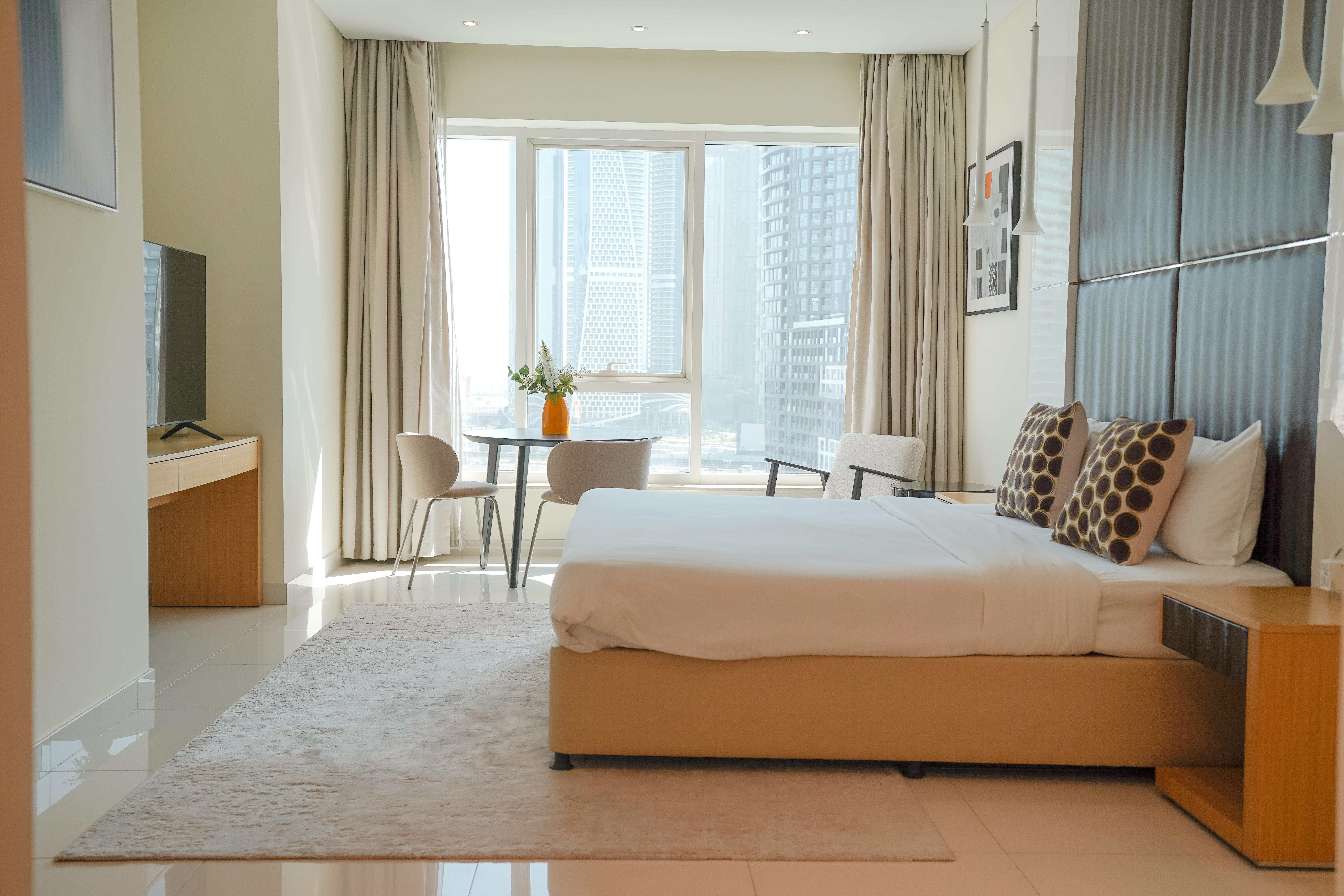 Spacious Studio in Hotel | Canal View l Bills Included