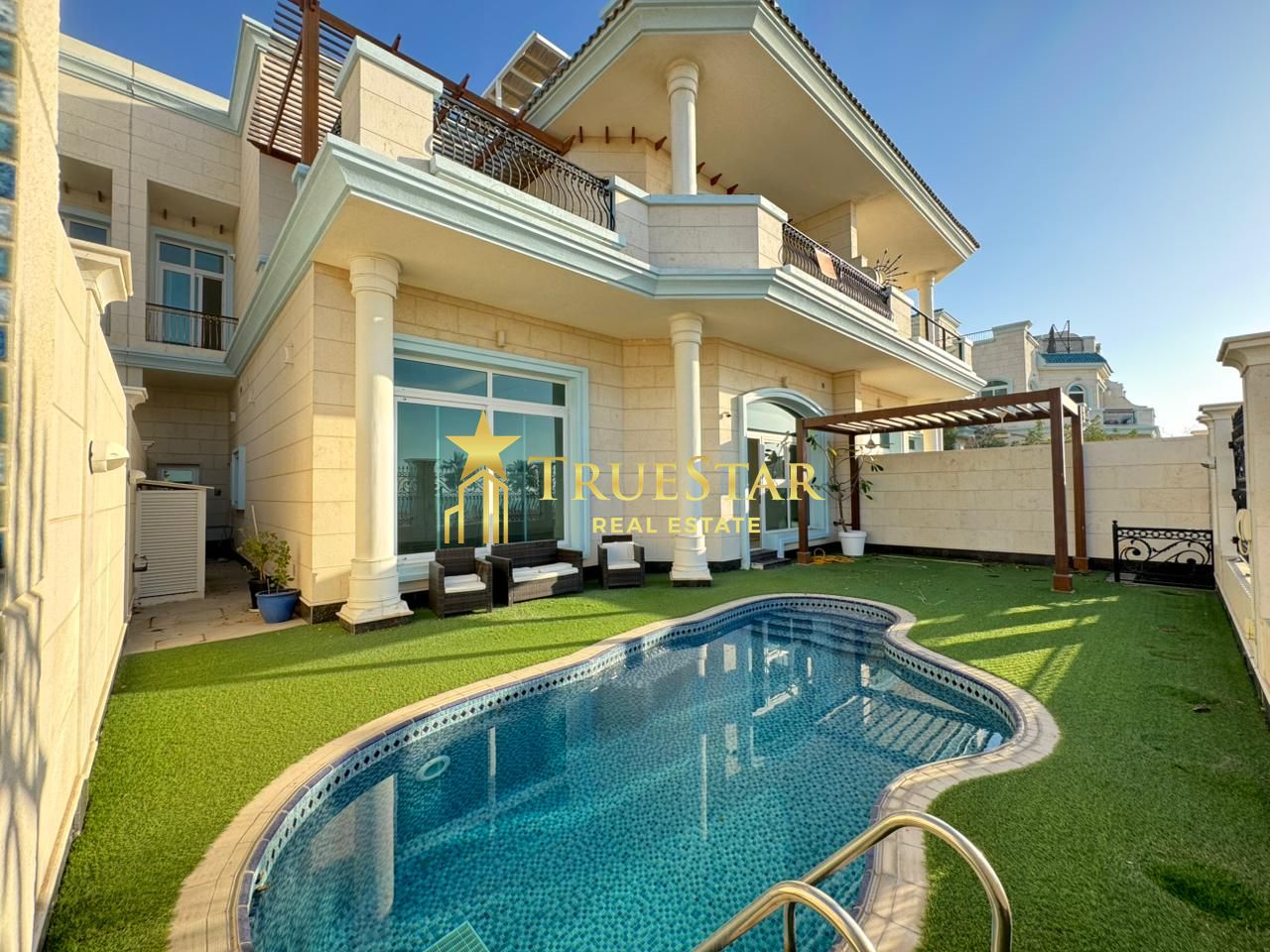 UPGRADED INDEPENDENT VILLA BEACH FRONT 5BR MAIDS PRIVATE GARDEN POOL