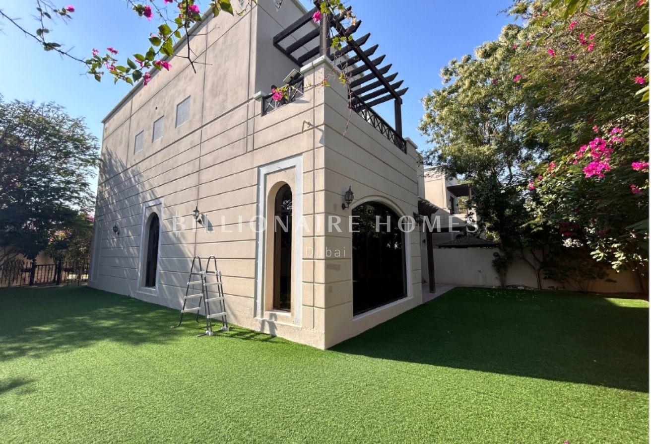 Vacant | Large Corner Plot | Beautifully Furnished
