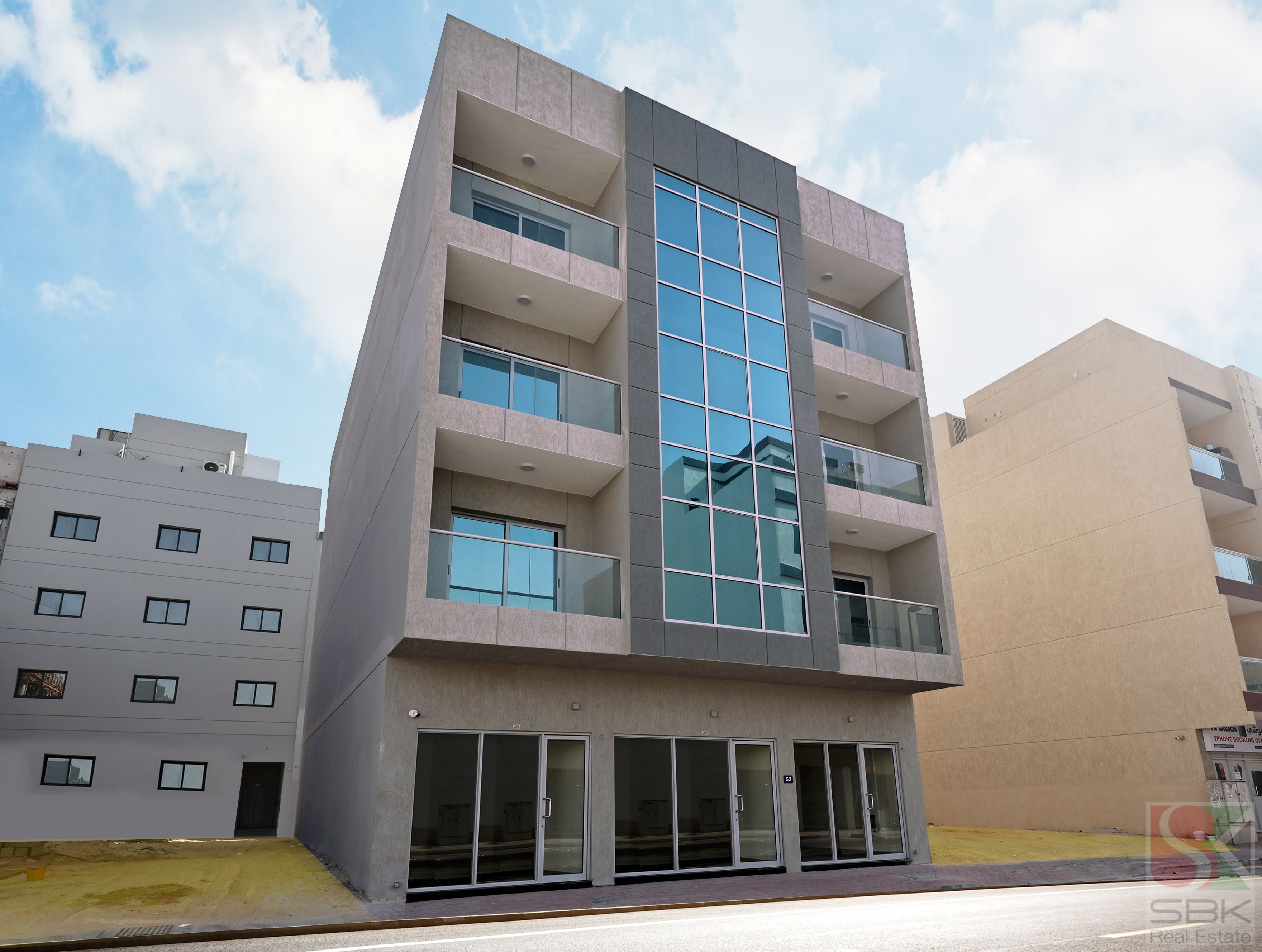 Bright & Airy Studio Apartment | Close to Merto