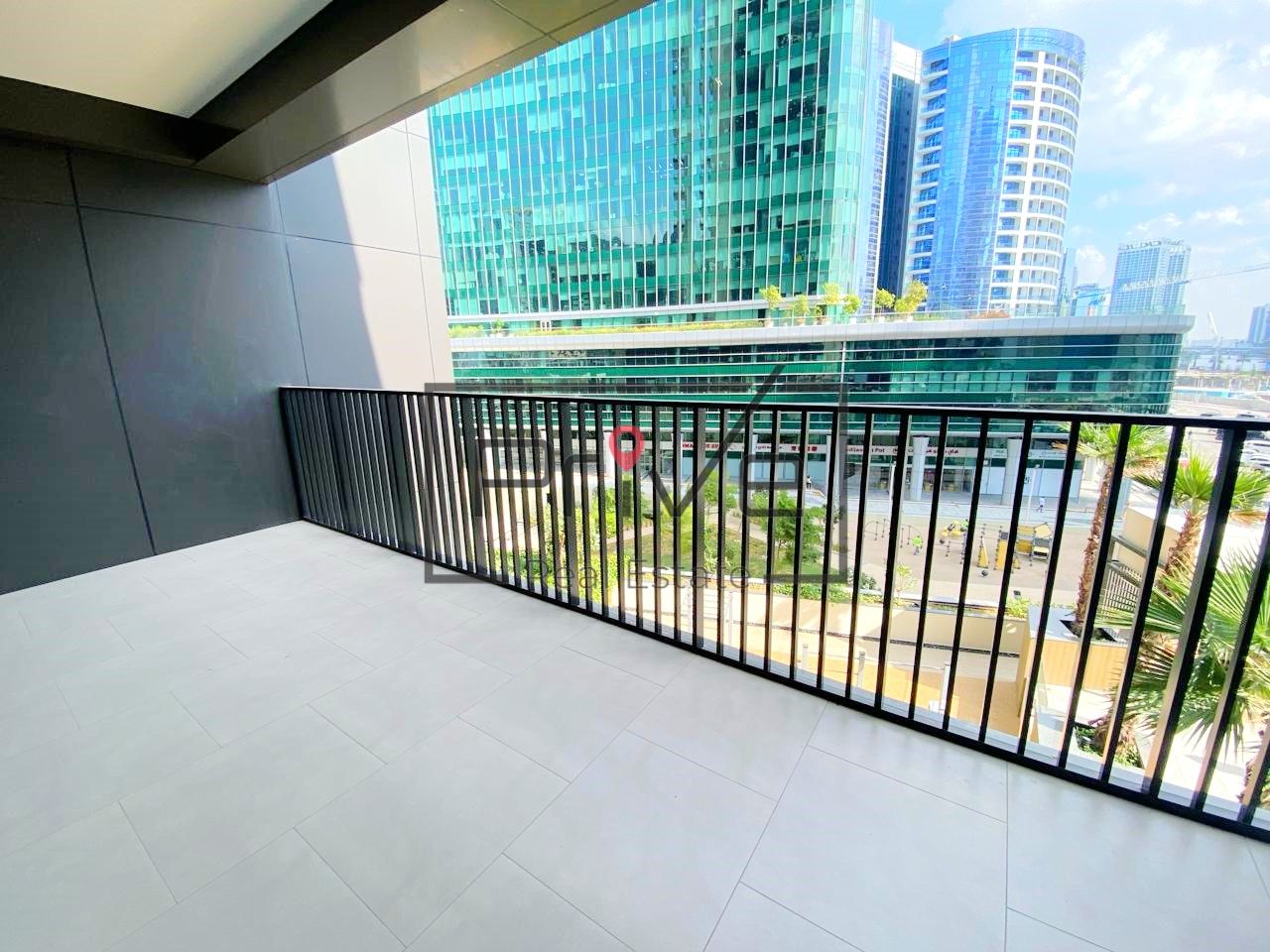 Unfurnished| Spacious | Canal View