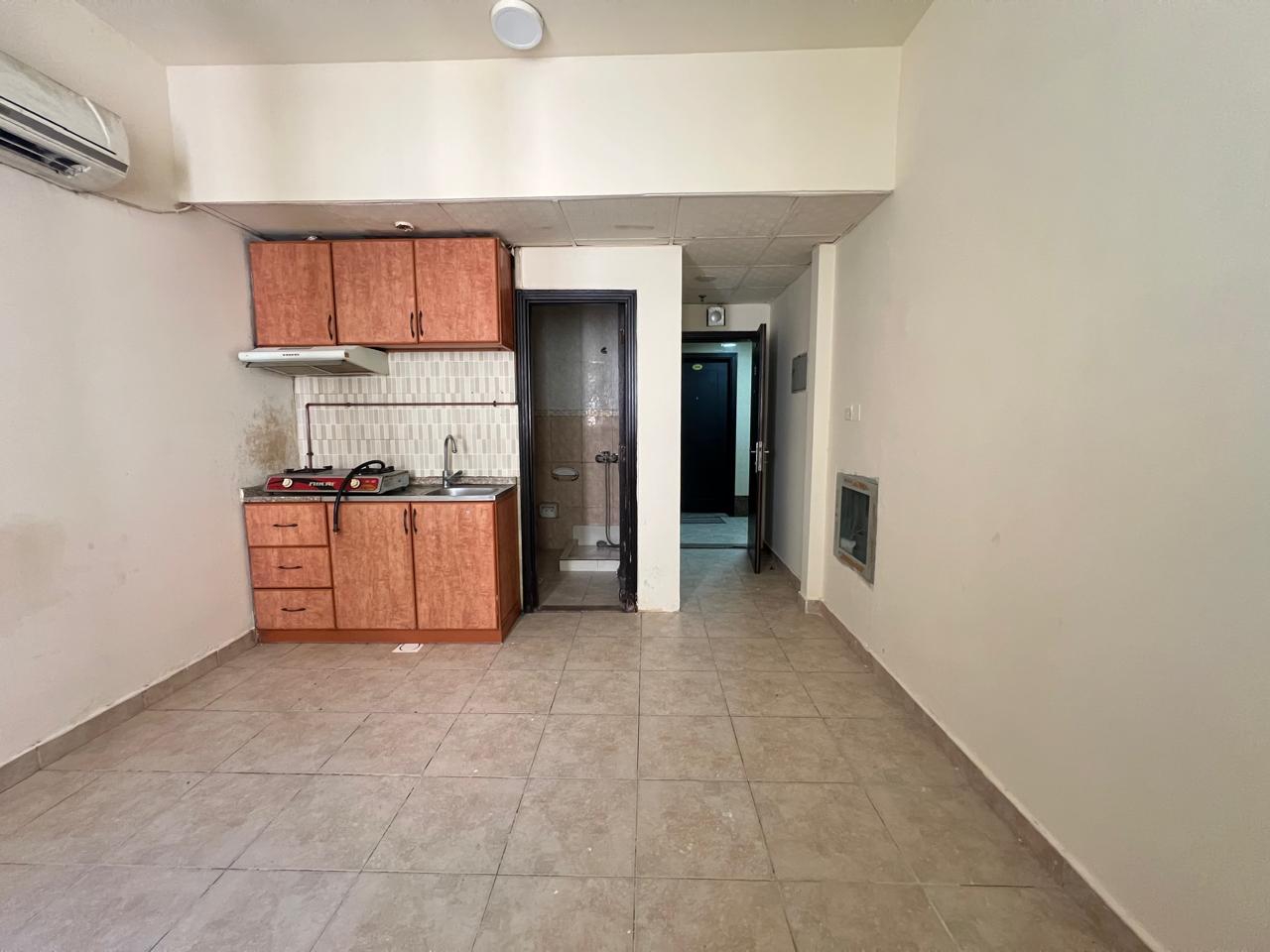 Seprate kitchen studio just in 20k ready to move