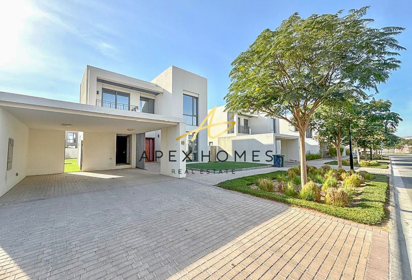 Amazing | Vacant | Next to Pool