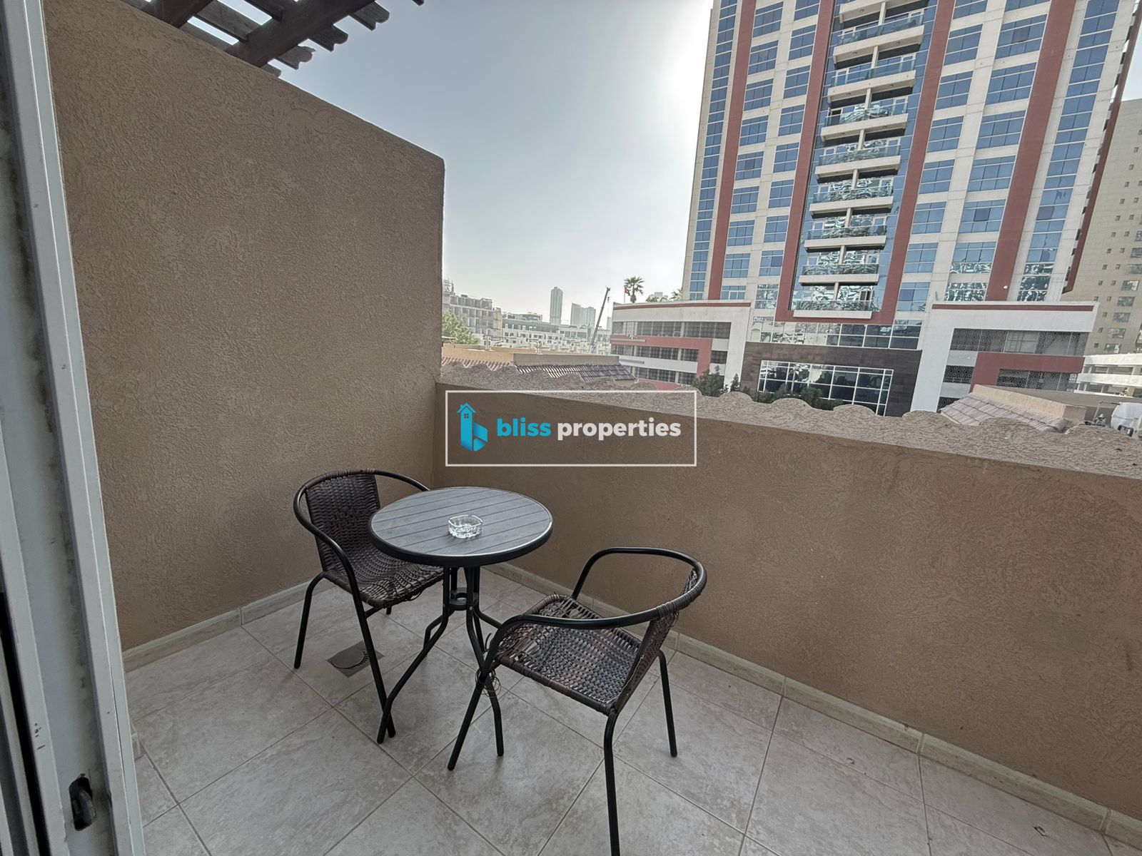 FULLY FURNISHED | LARGE LAYOUT | READY TO MOVE