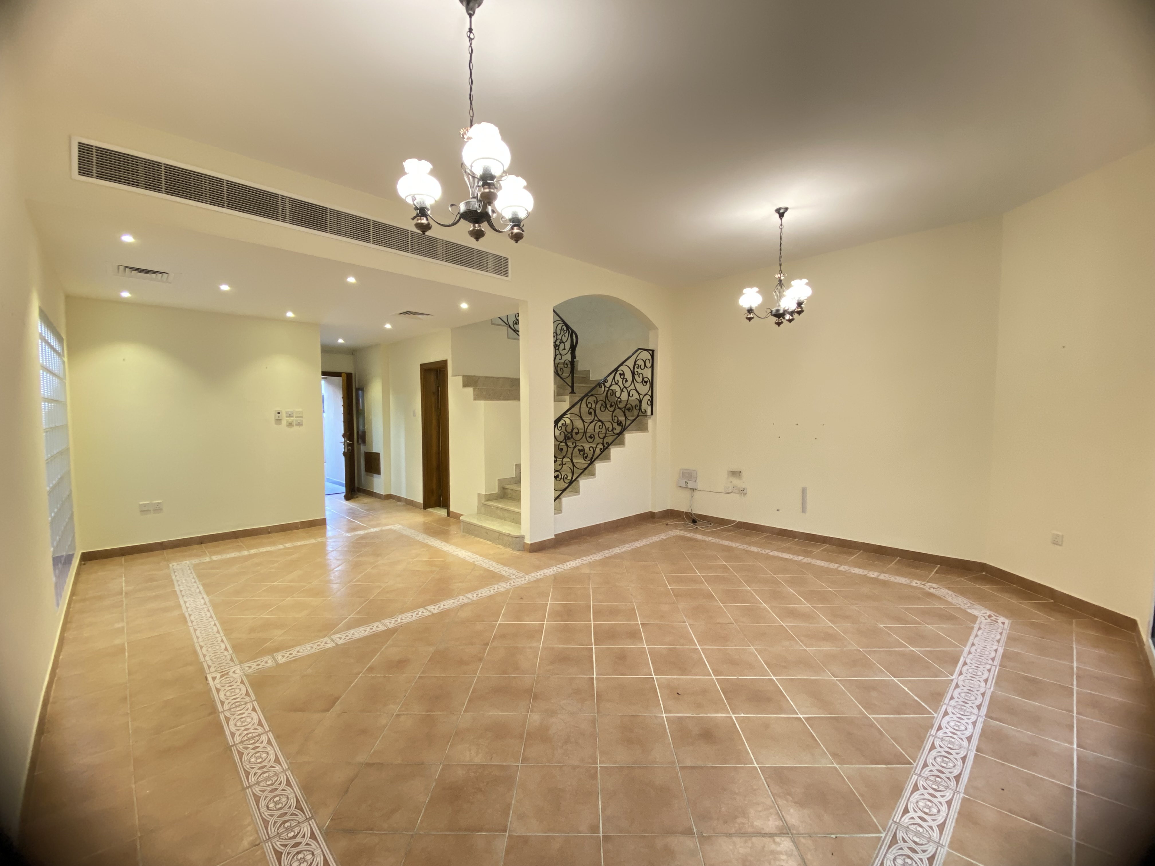 PRIVATE ENTRANCE 3BEDROOM VILLA WITH MAID ROOM COVER PARKING AVAILABLE