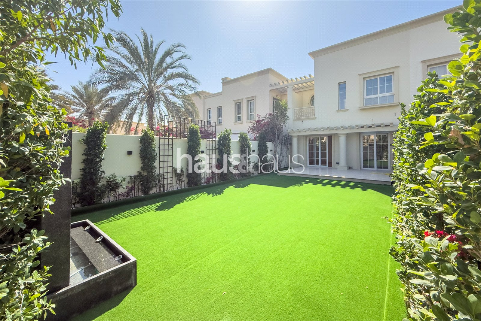 Vacant | Landscaped garden | Fully upgraded |