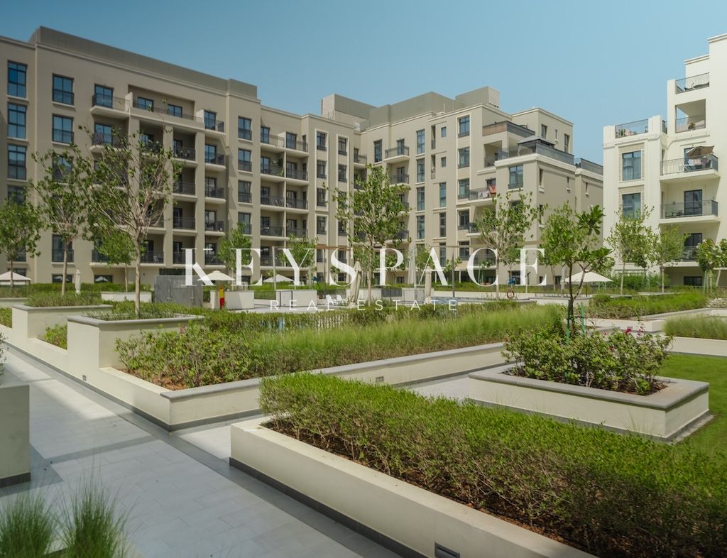 Serene Waterfront Escape | Elevated Beachfront Experience | Vacant | Resale