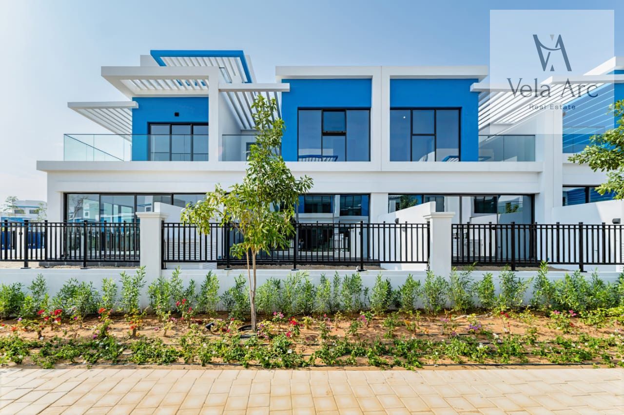 Single Row TH | Near Lagoon & Parks | Middle-Unit