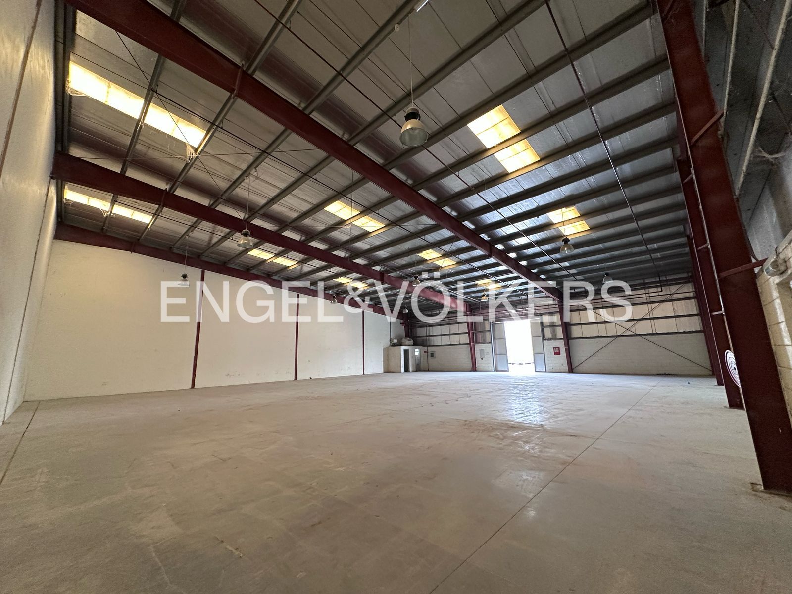 Well Maintained | High Ceiling | Insulated |