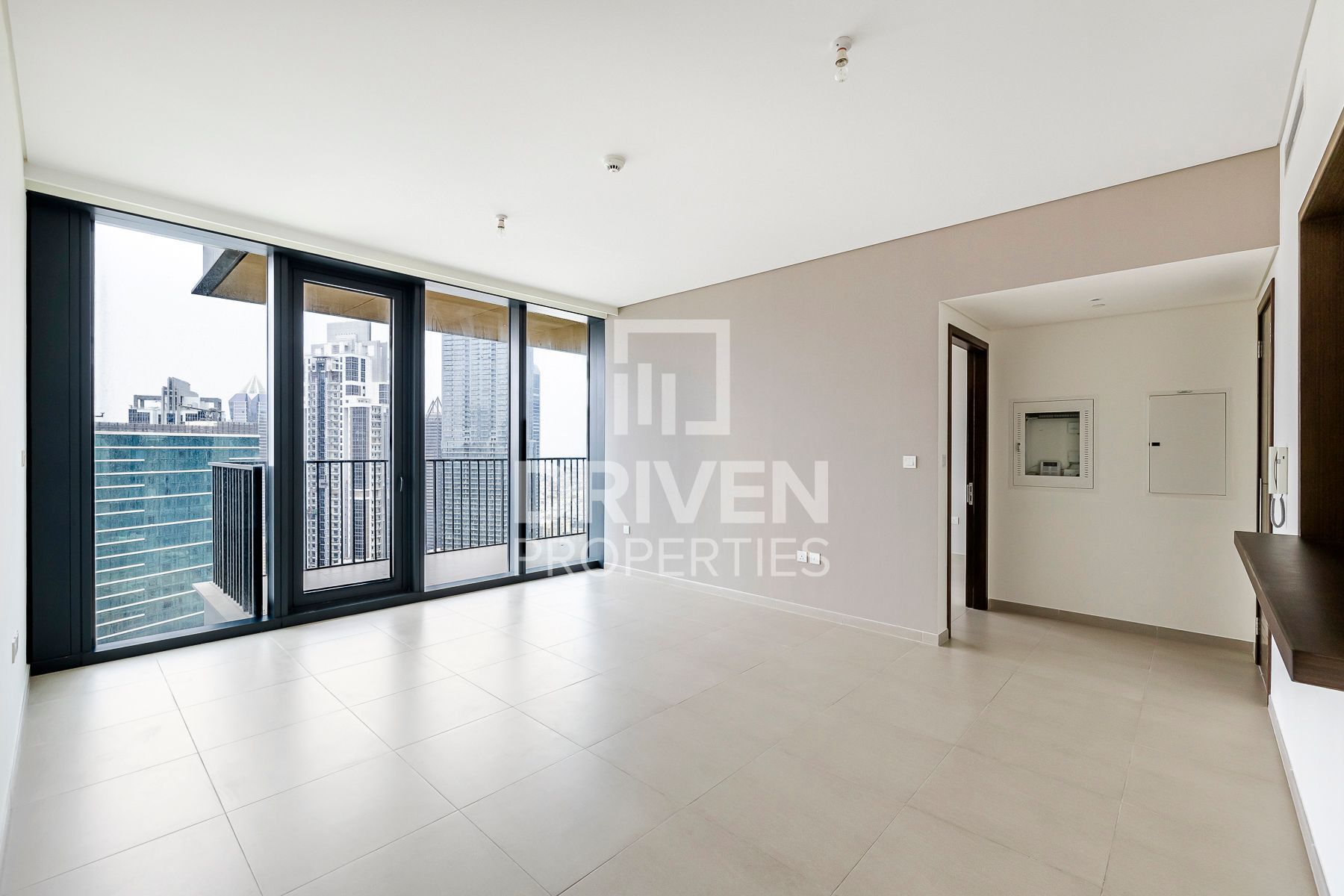 High Floor Apt | Available April | Chiller Free