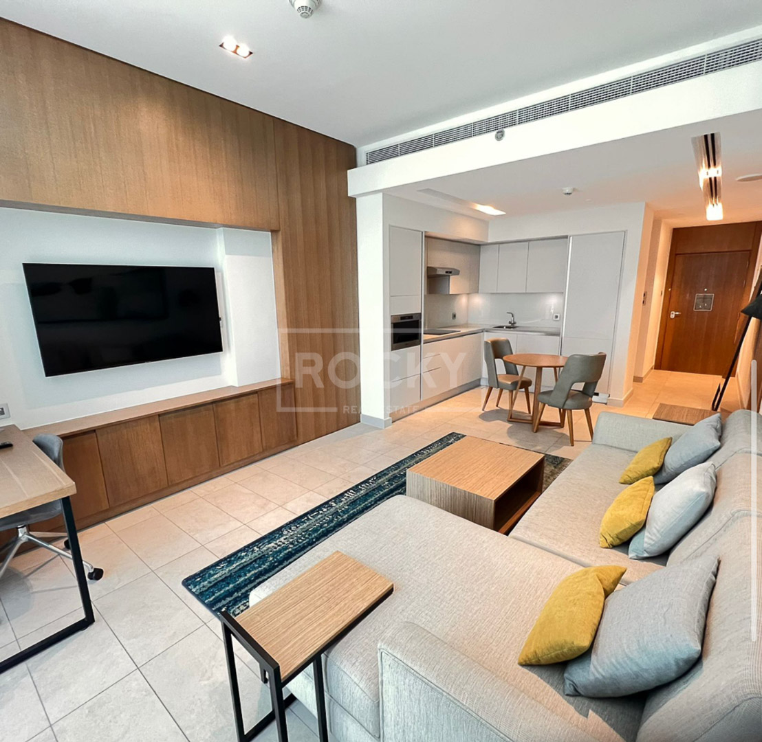 BURJ KHALIFA AND POOL VIEW I FULLY FURNISHED