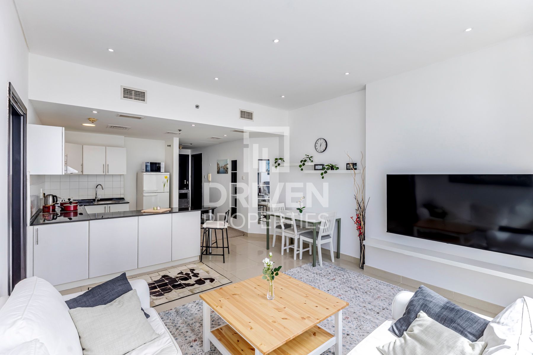 Naturally Bright Unit | Furnished | Nearby Metro