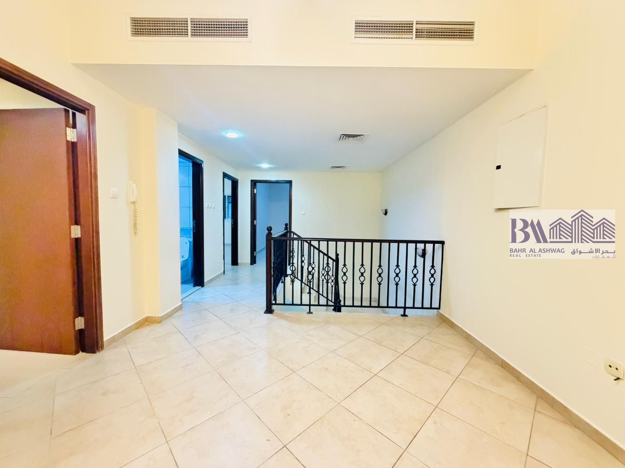 Ready To Move Specious 3B/R+Maidroom Villa Deira