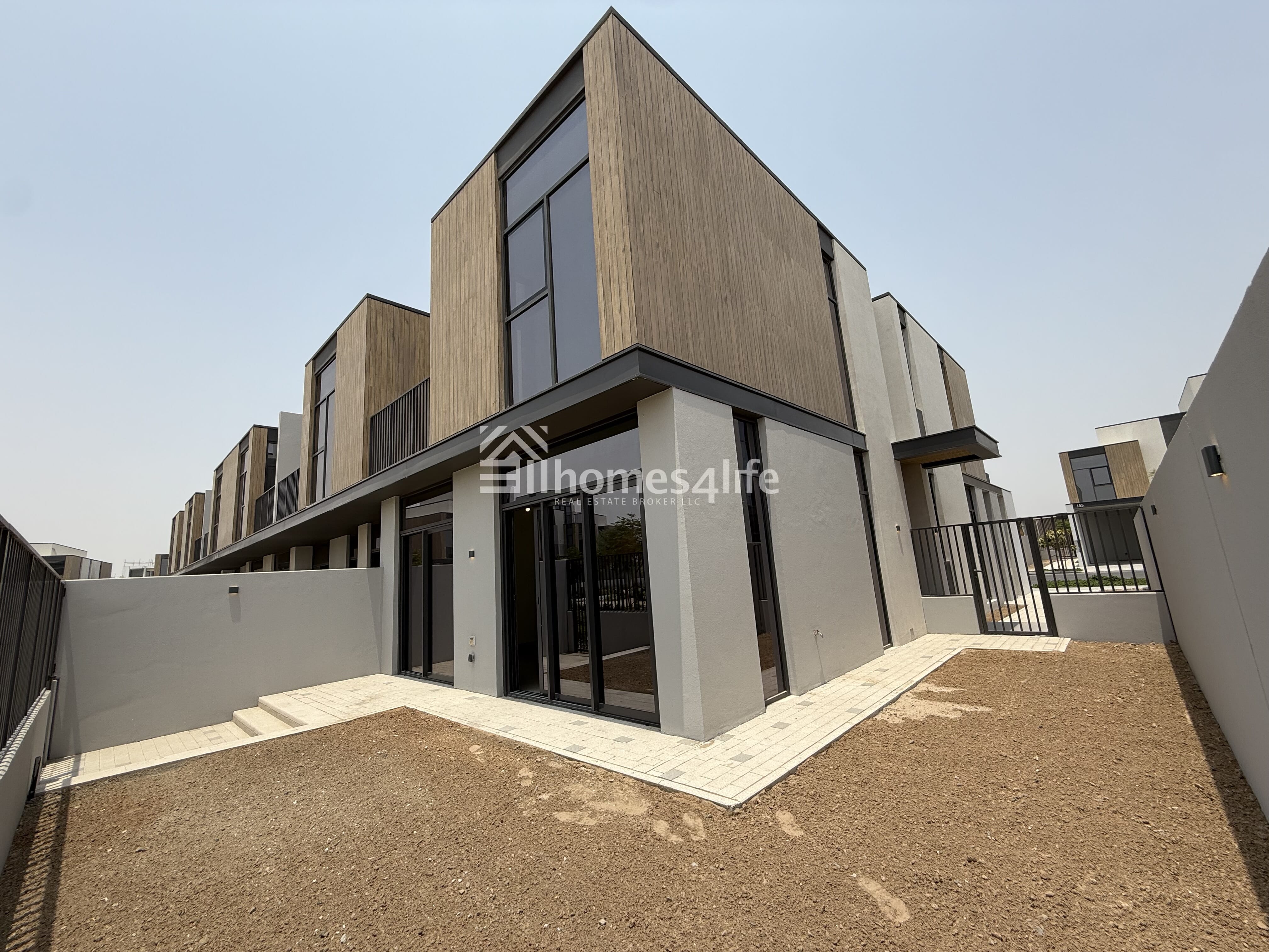 Genuine Resale | Opposite Pool N Park | Single Row
