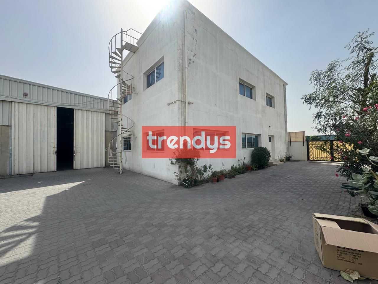 Facing Main Road Independent Warehouse in Ras Al Khor 26000 sqft