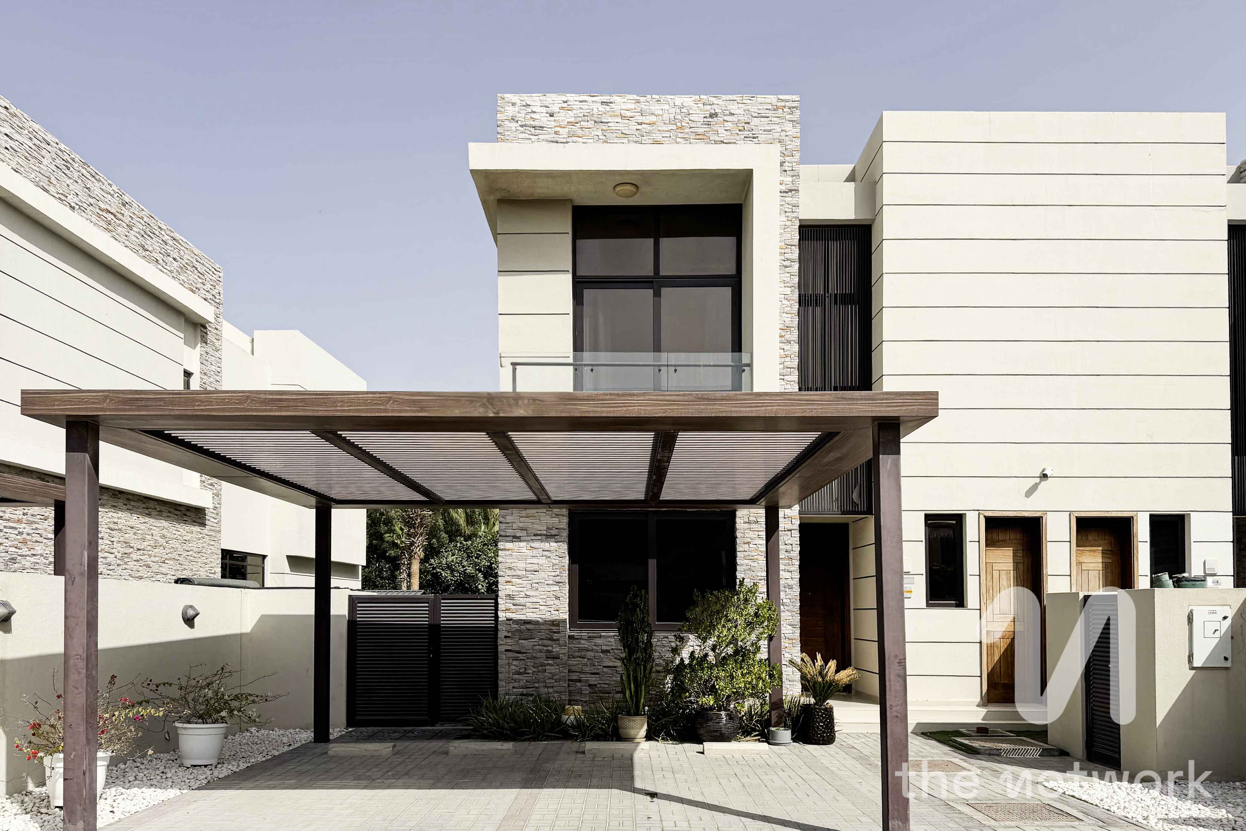 Single Row | Vacant | Landscaped Garden