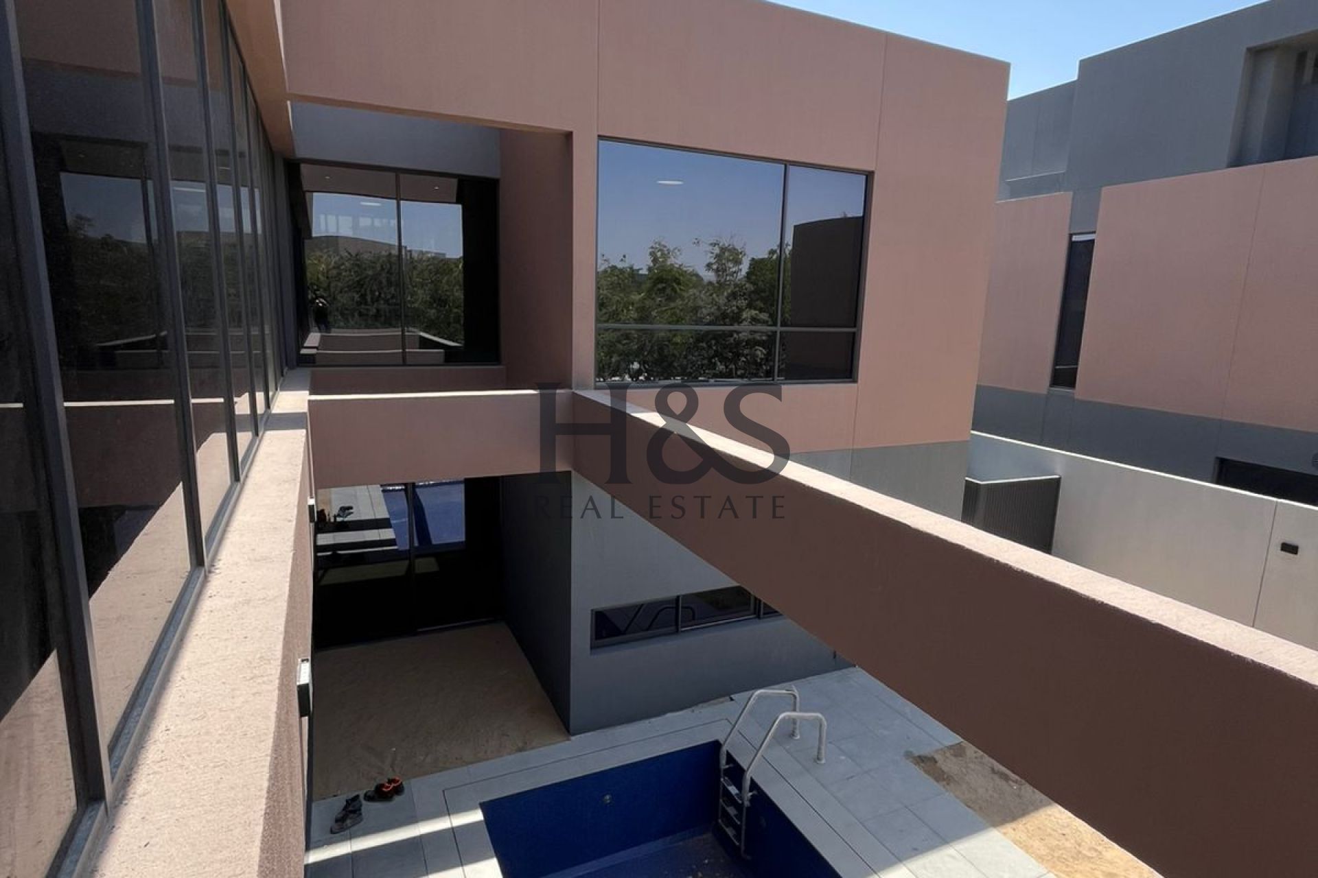 5BR Signature Residence | Spacious & Family-Oriented Living
