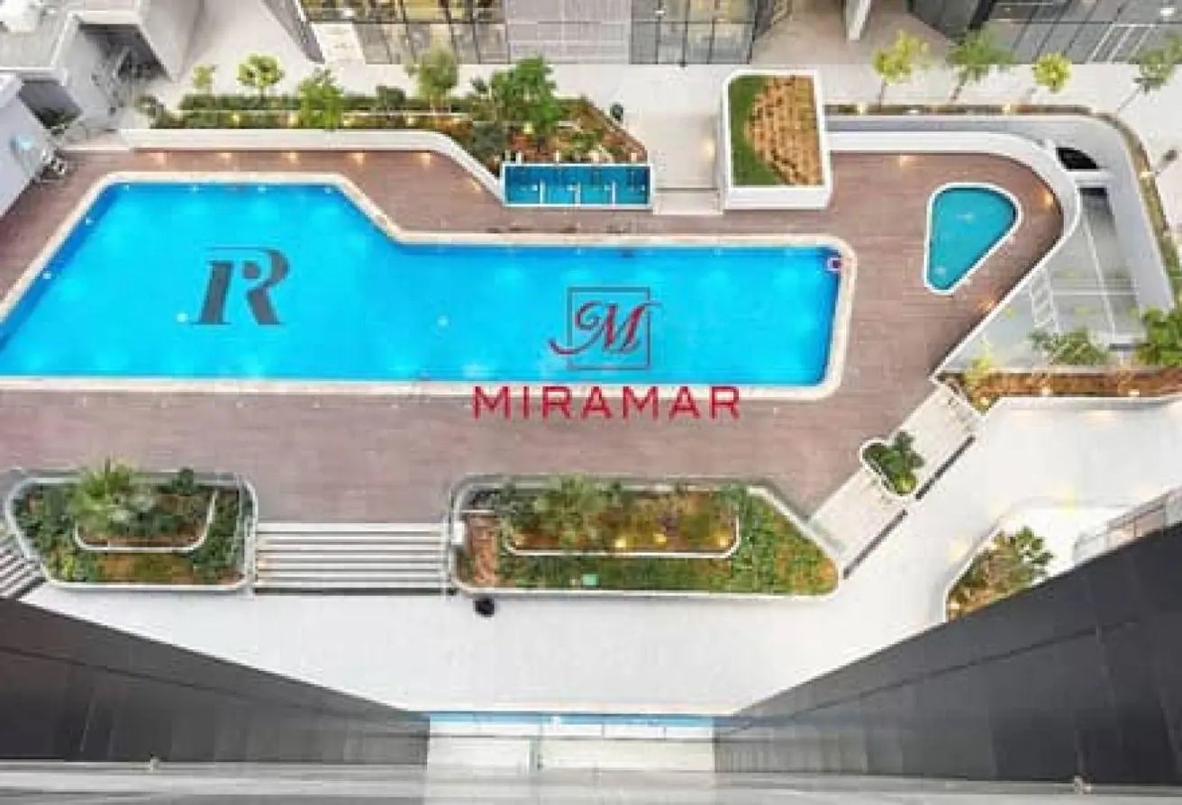 ⁂ Spacious Unit⁂ High Floor⁂ Prime Area⁂ Vacant⁂