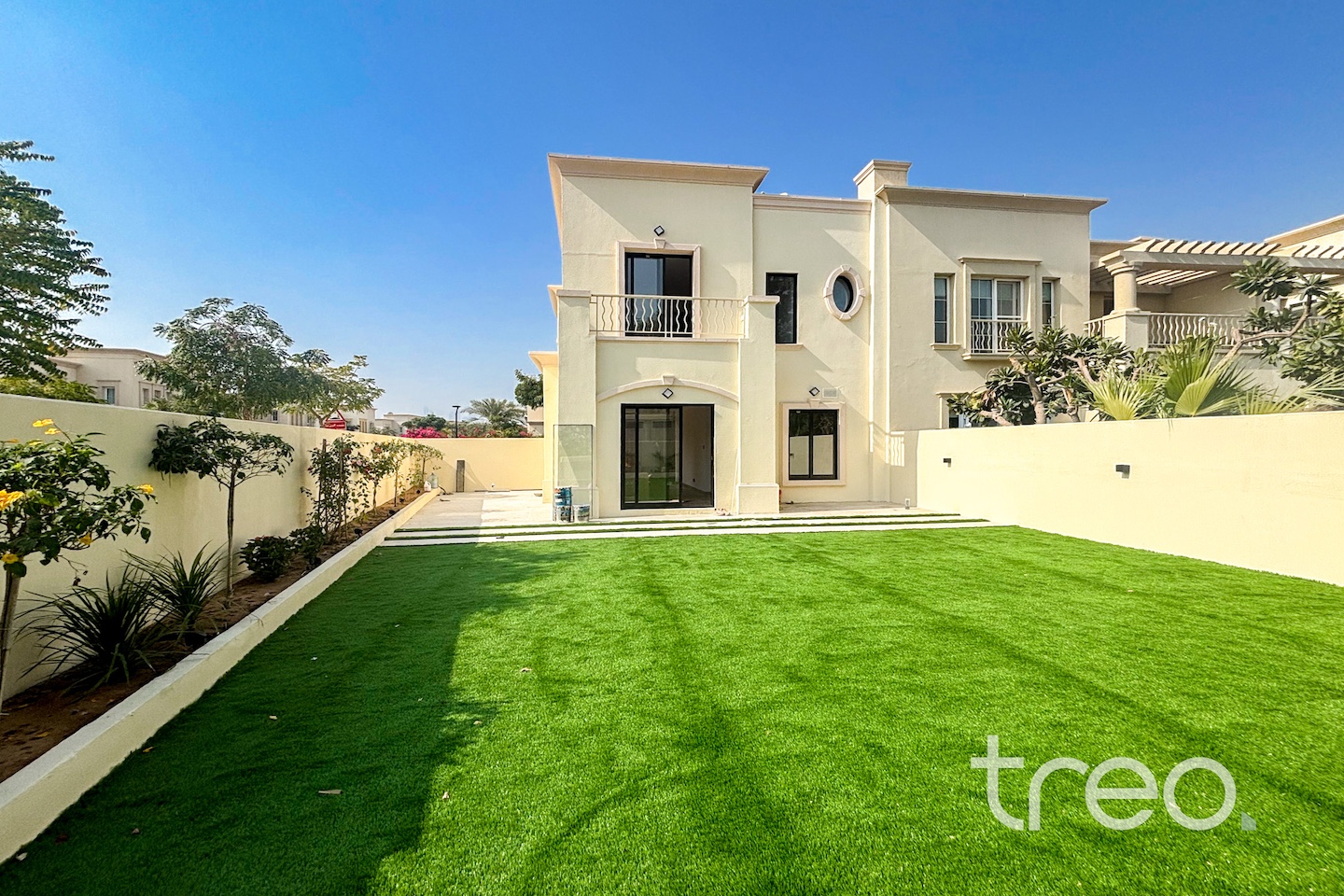 Newly Renovated | Vacant | Close to The Lake
