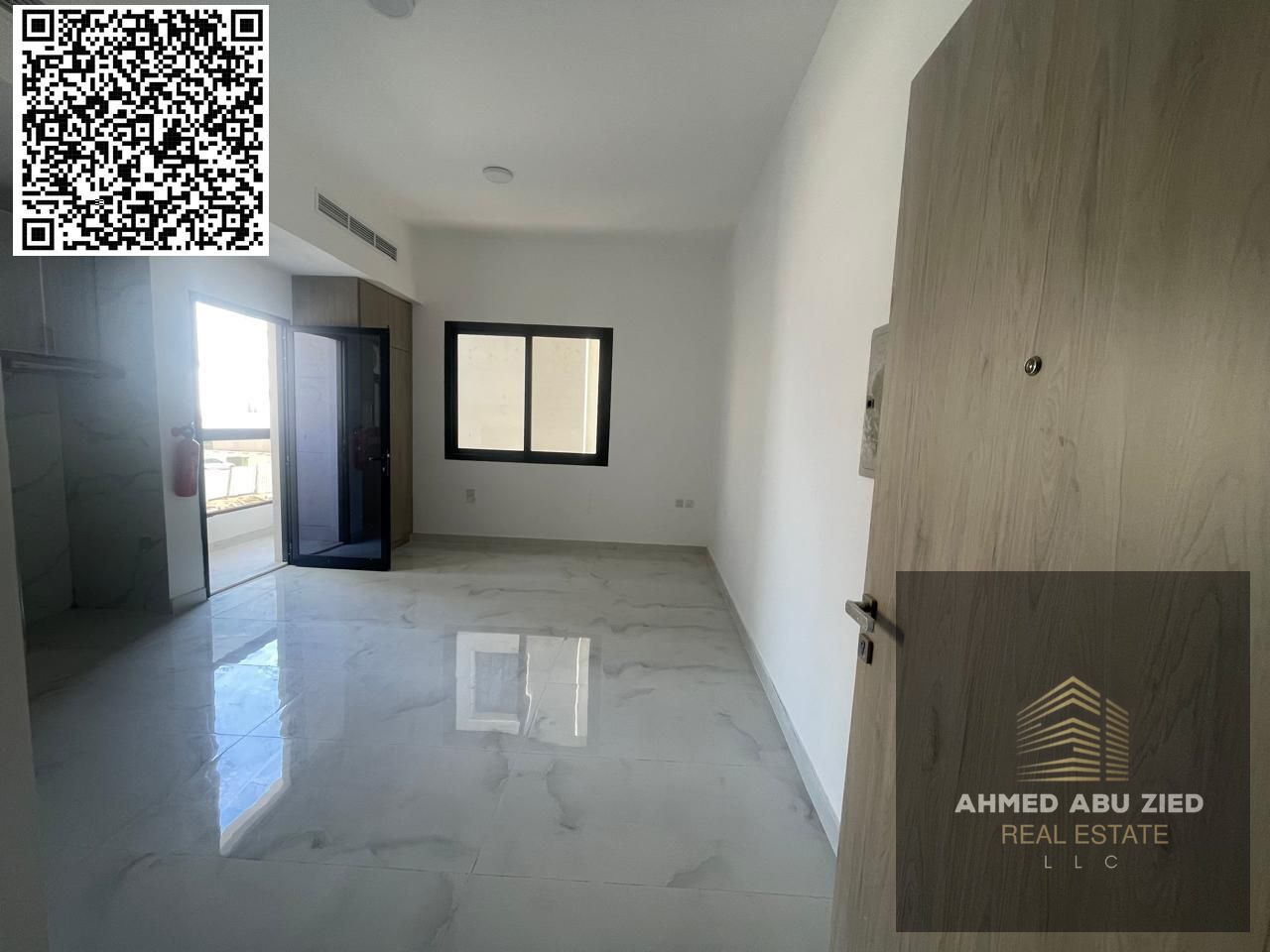 A distinctive studio apartment is available for annual rent in the Al Alia area of Ajman, located in a brand new building (first occupant), featurin