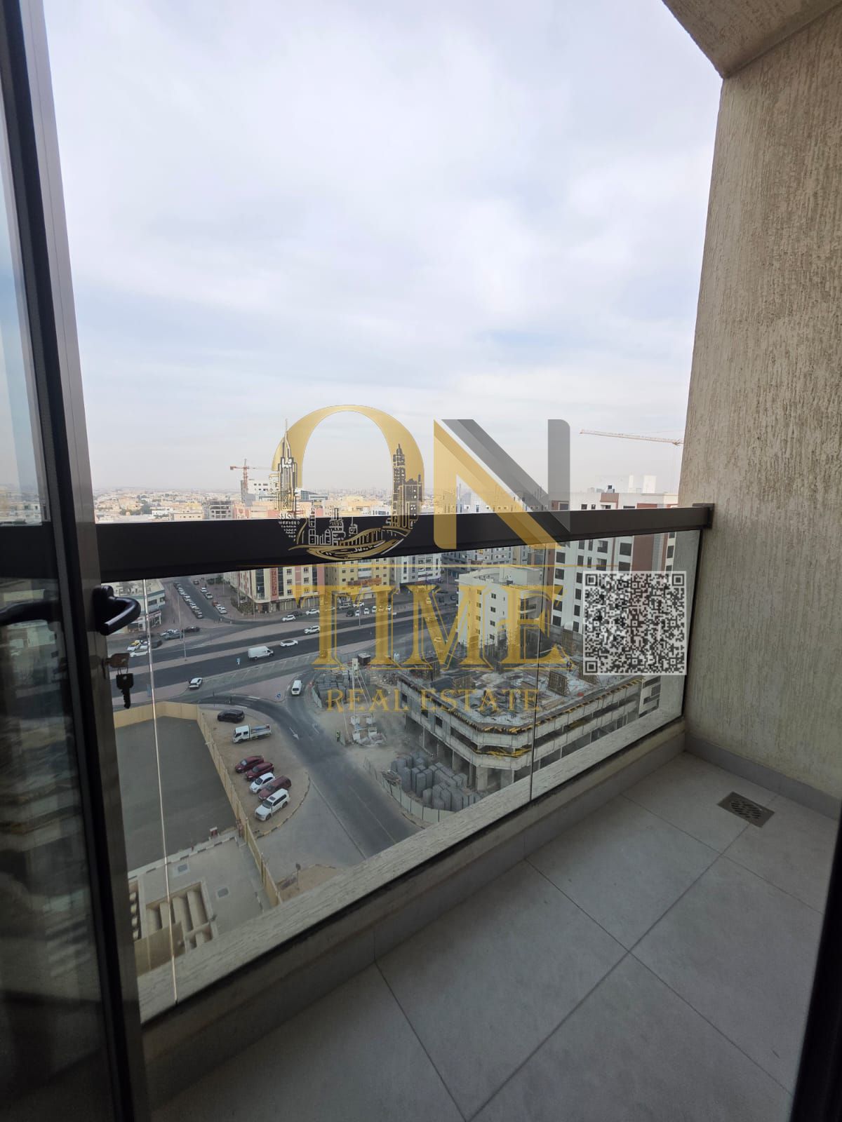 Spacious area | Prime location | Open view