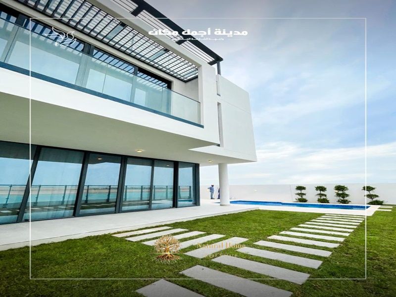 Ready 4BR Sea Villa: 3-Year Pay Plan, 4% Discount & Freehold for All!
