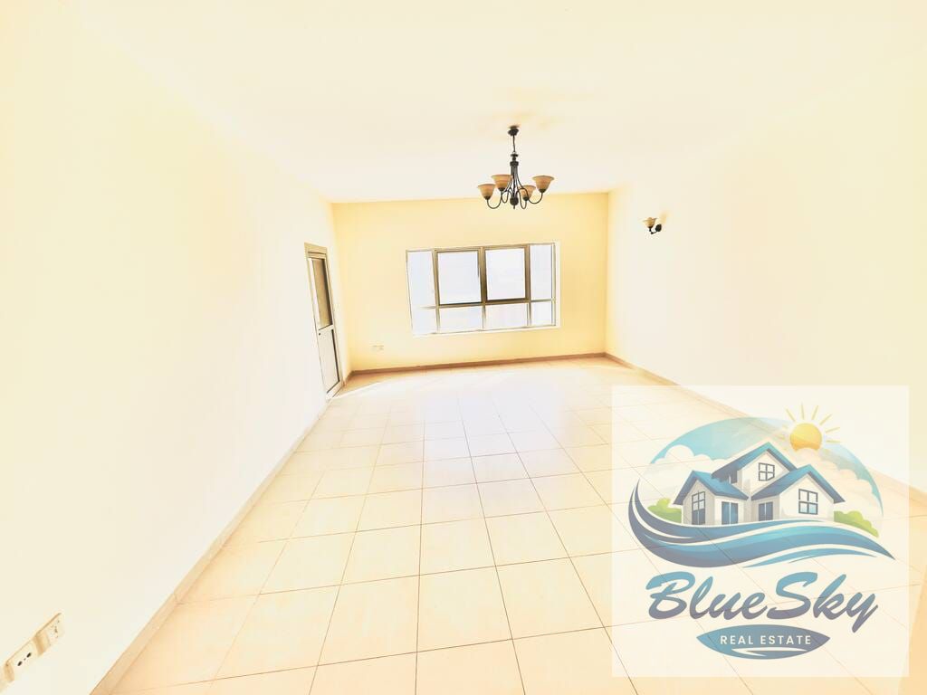 Big size apartment 2bhk with balcony close king faisal road 42k with parking
