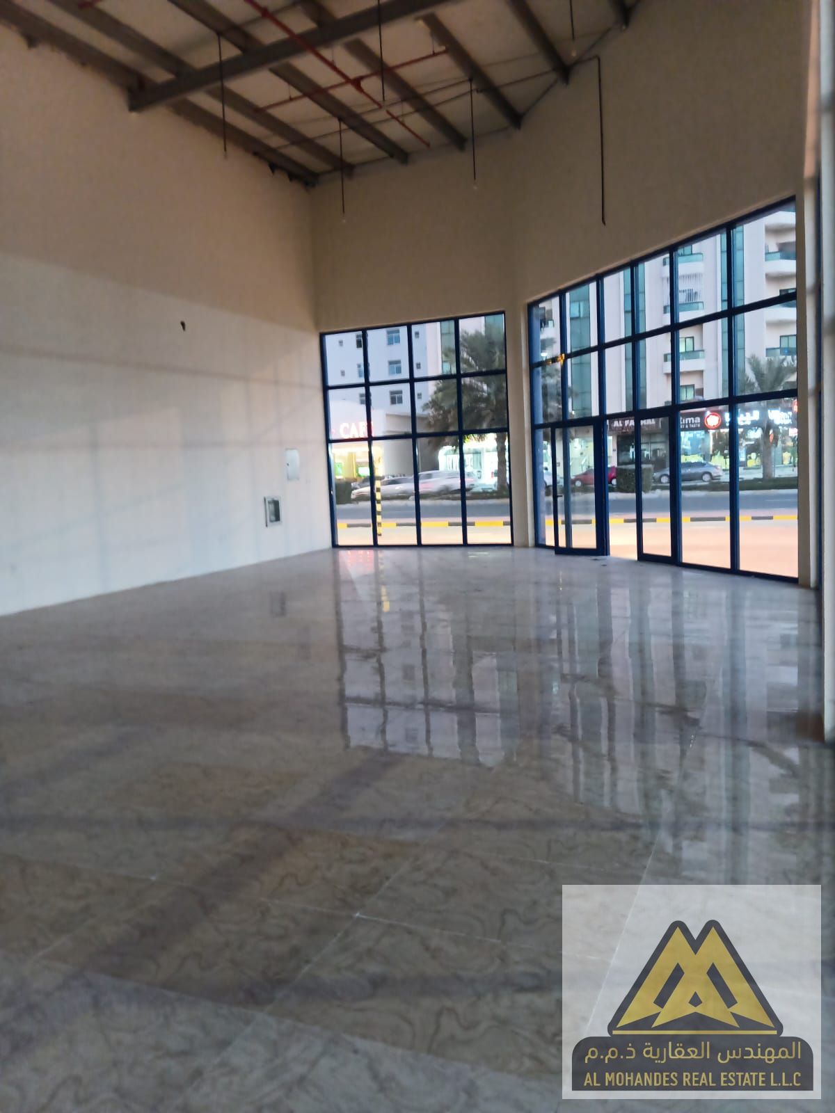 Corner Shop for Rent in Mushrif Ajman – 1,560 sq. ft. , Prime Location, Suitable for All Commercial and Service Activities, Annual Rent AED 250,000
