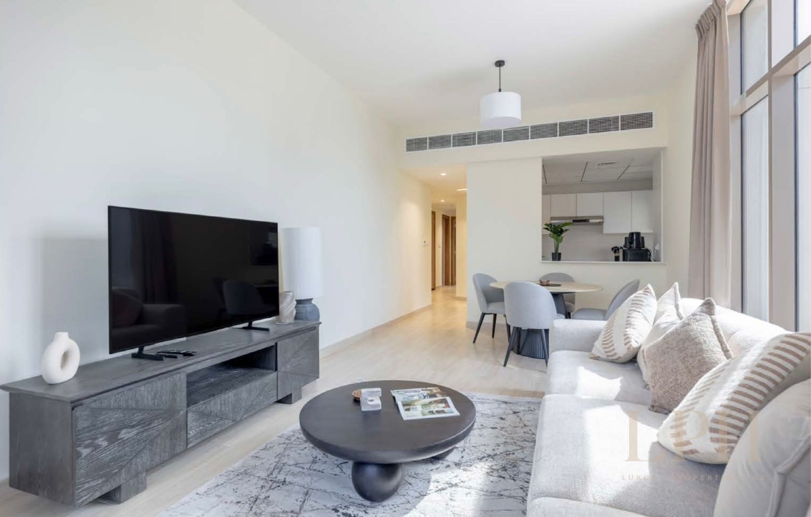 Private Balcony | Flexible Cheques | Burj View