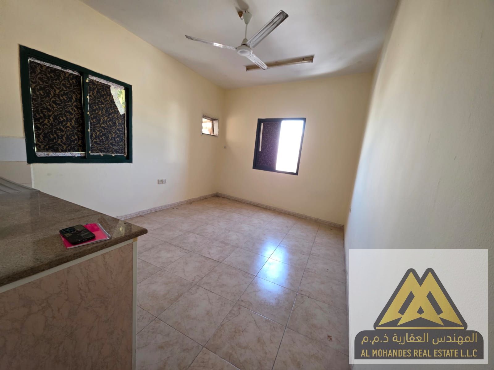 Studio for Annual Rent – Al Rashidiya, Mina Street, Prime Location