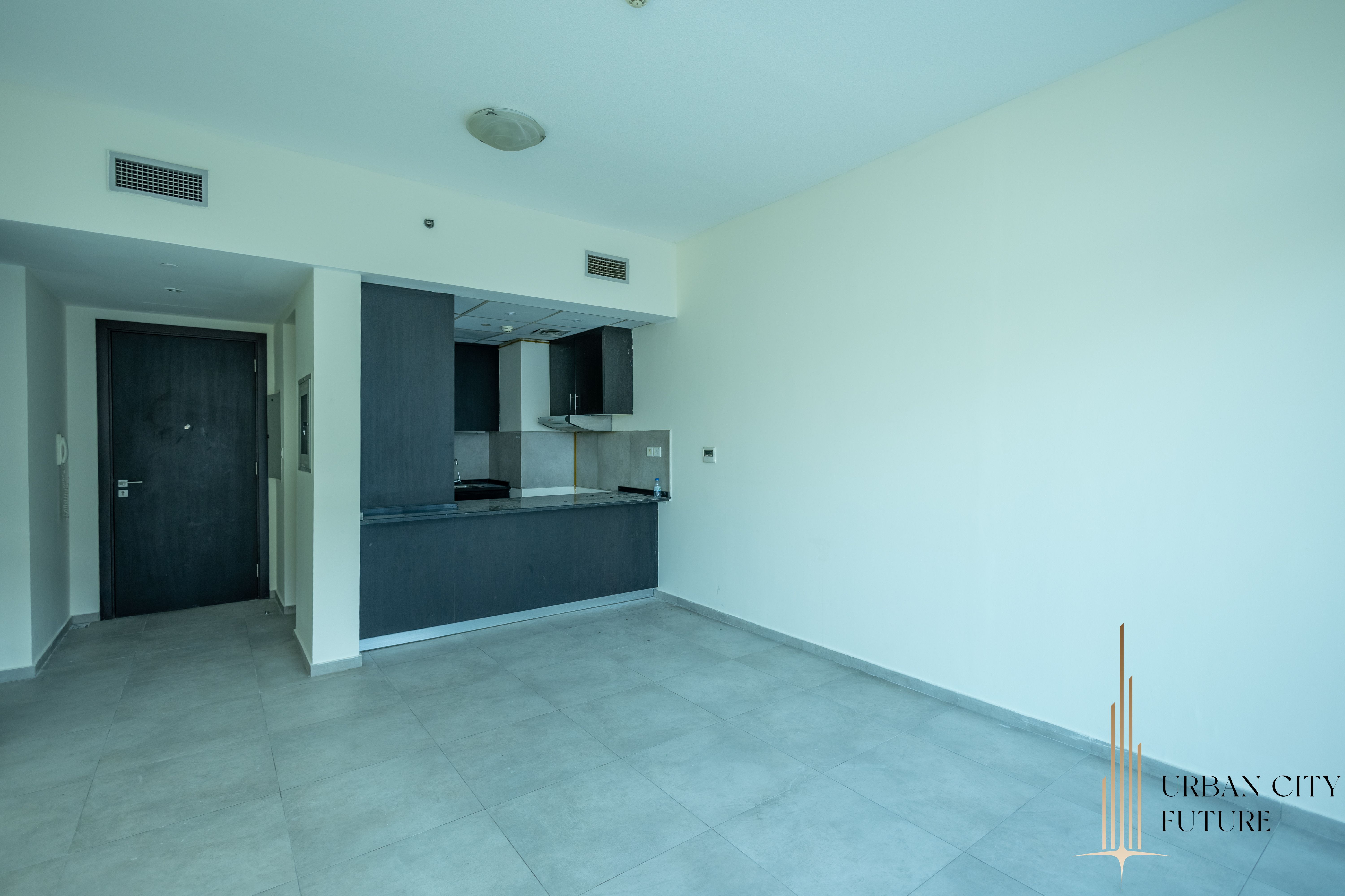 SPACIOUS LAYOUT - WELL MAINTAINED - LAST UNIT