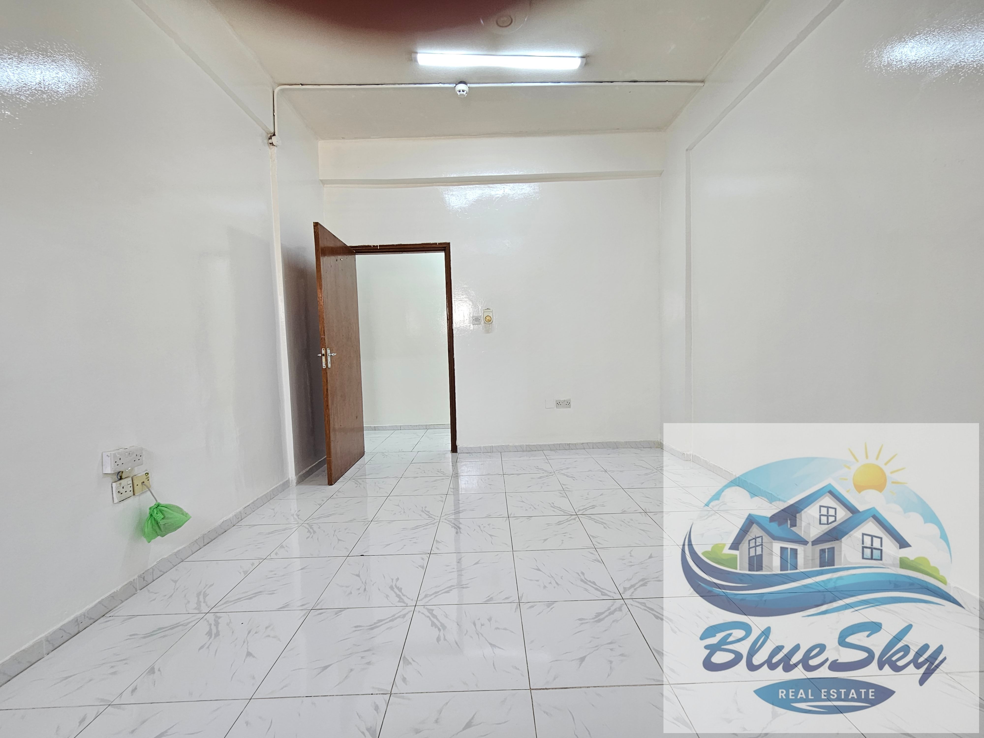 LAST chance 2bhk with balcony Fully family building JUST FOR RENT 35k