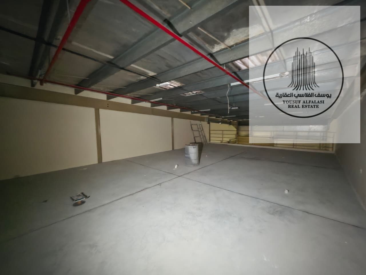 Warehouse, prime location, ready immediately, spacious, 33 kW electricity