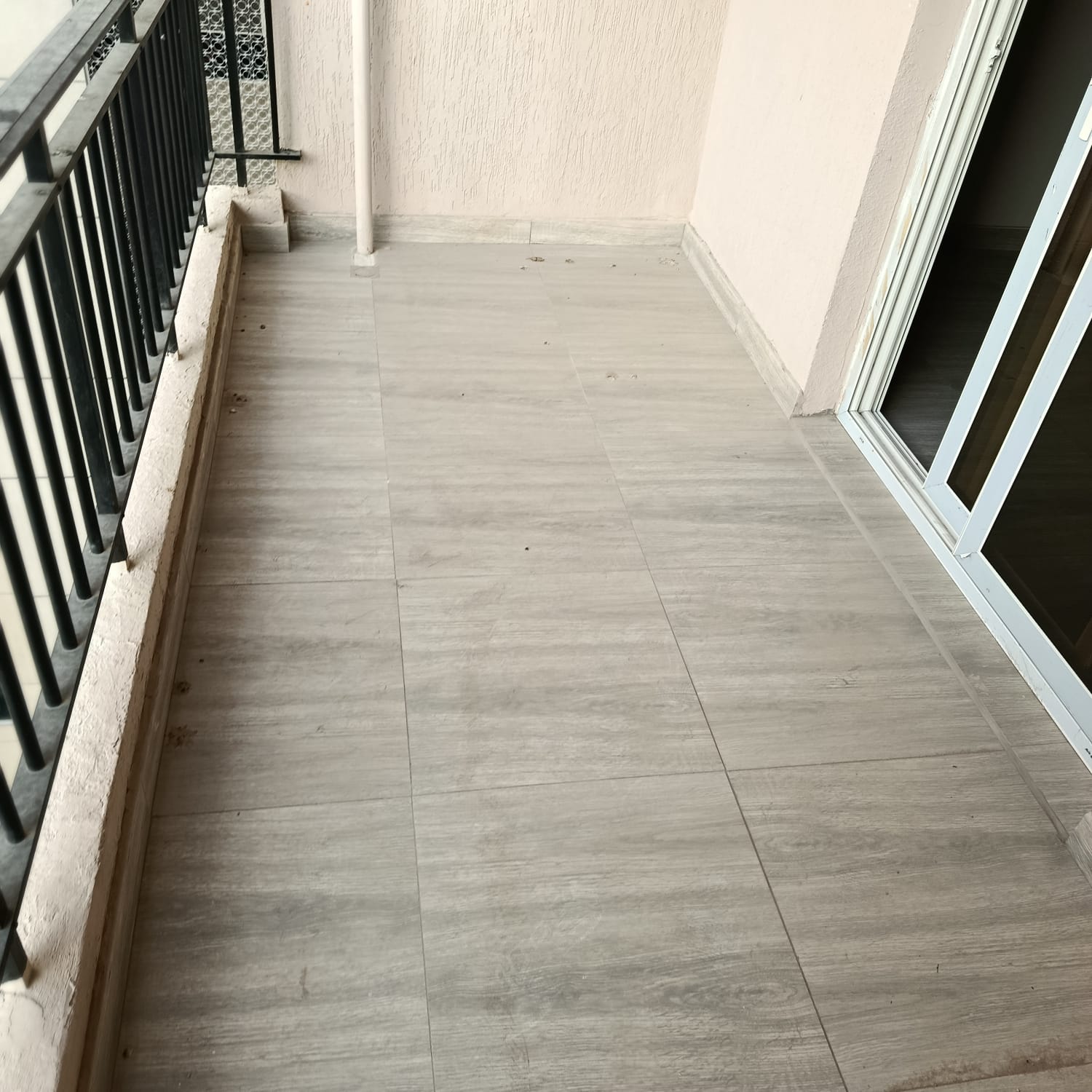 Two bedroom apartment for rent in Al Majaz 2, first tenant, 2 bathrooms and balcony, brand new finishing, AED 43,000 in 4 or 6 payments. Contact 05470