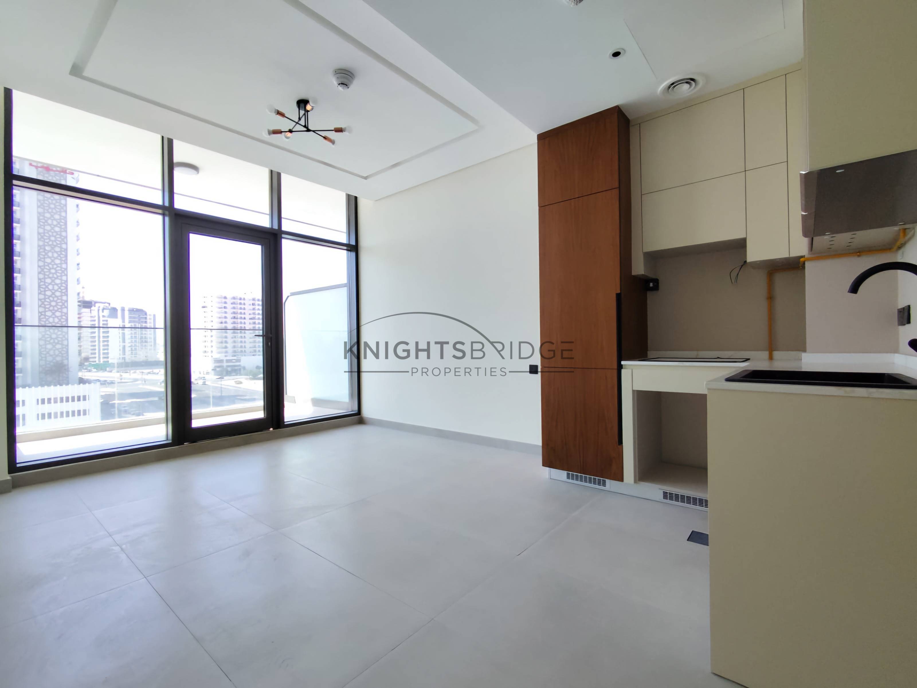 Bright Modern Studio | 3 Min Walk to Metro