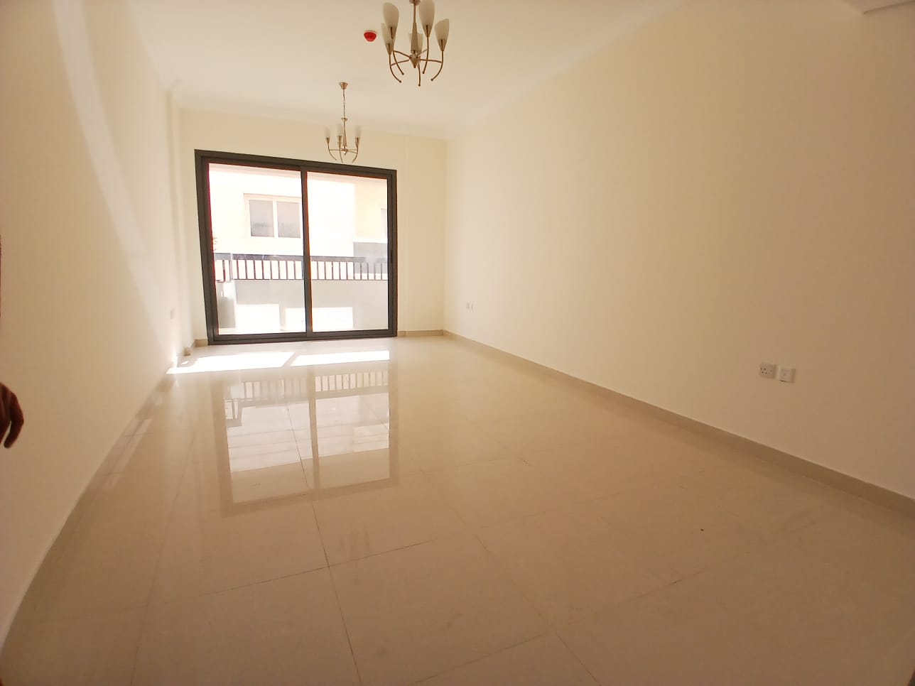 1 month free 12 cheques pymant 1bhk 2wachroom with balcony prim location aljada out sid