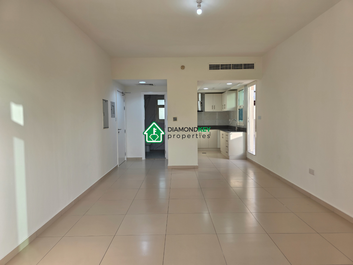 Fully Renovated| Upgraded Kitchen| Upgraded Bathroom|