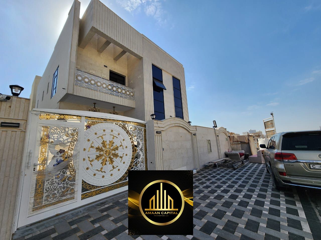 For sale: a luxurious villa with elegant design and high-quality finishes
