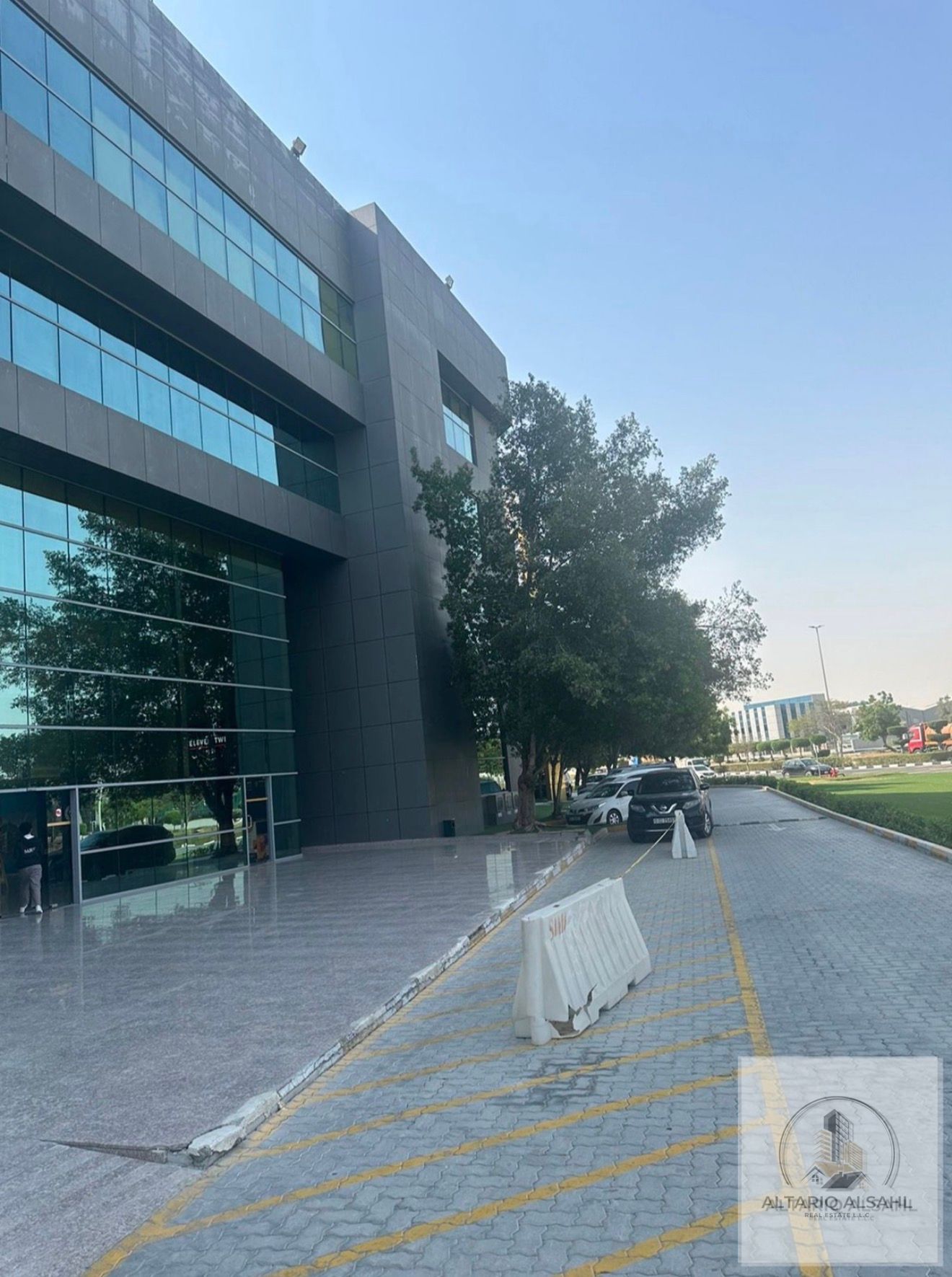 | Spacious layout | Business Hub | Prime location |