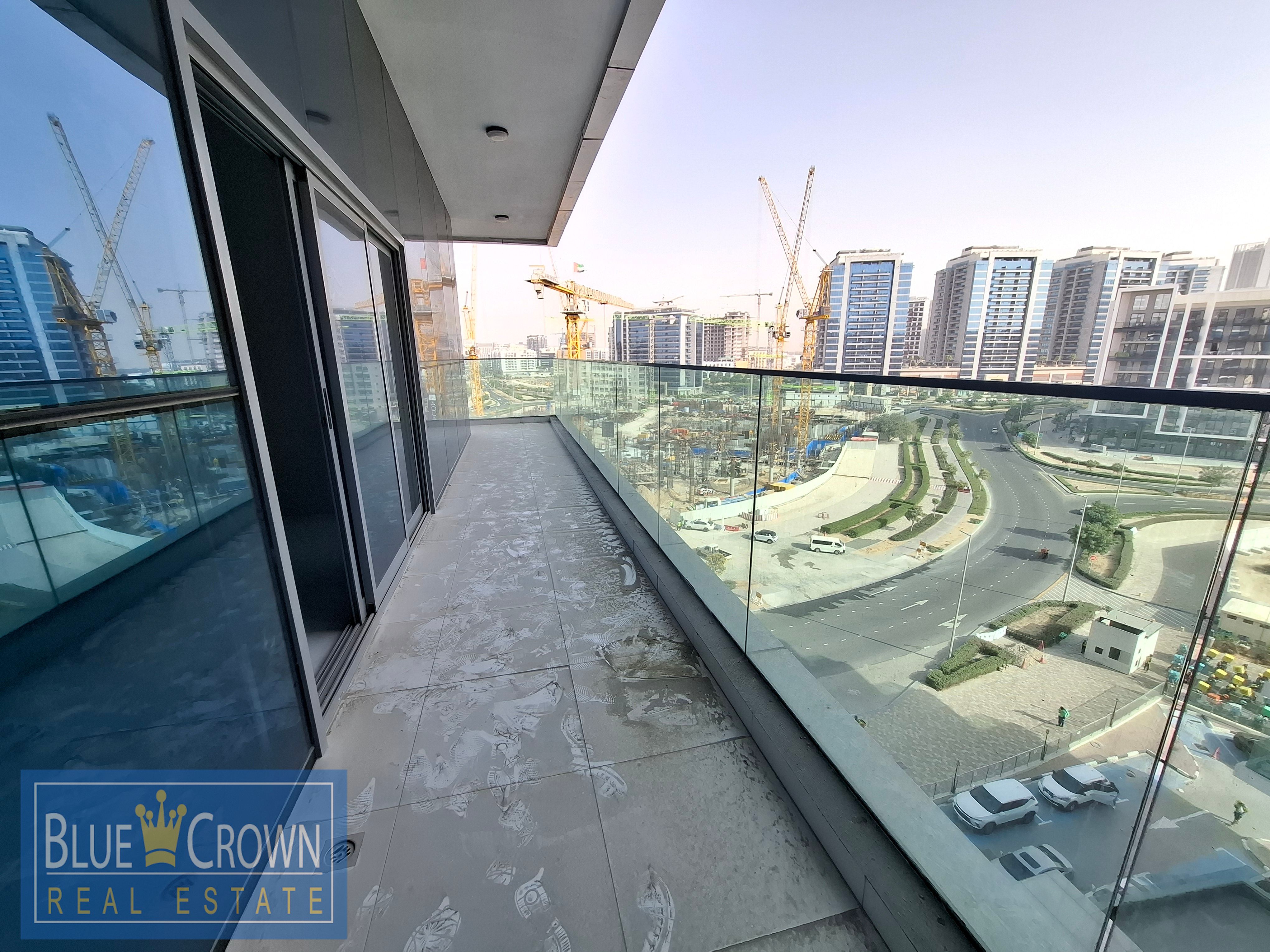 Huge Balconi:Prime Location:Open Kitchen:Gym,Pool