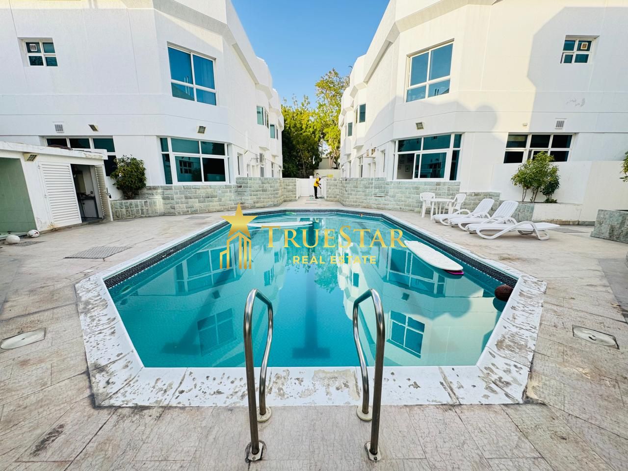 BRIGHT 4BR+MAIDS+STUDY PRIVATE GARDEN SHARED POOL SEMI DETACHED VILLA