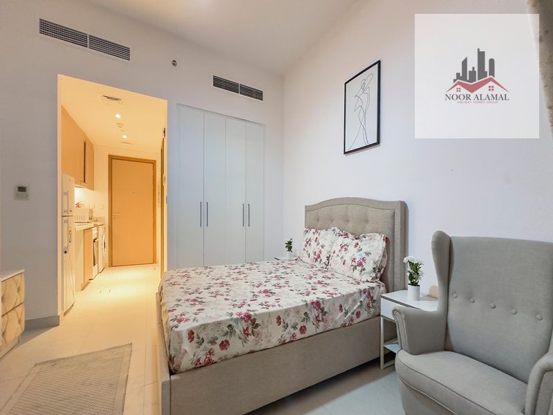 Sharjah, Al Mamzar, Maryam Island, studio apartment with balcony, large area, second occupancy, hotel-style furnishings, price 5000 AED, internet.