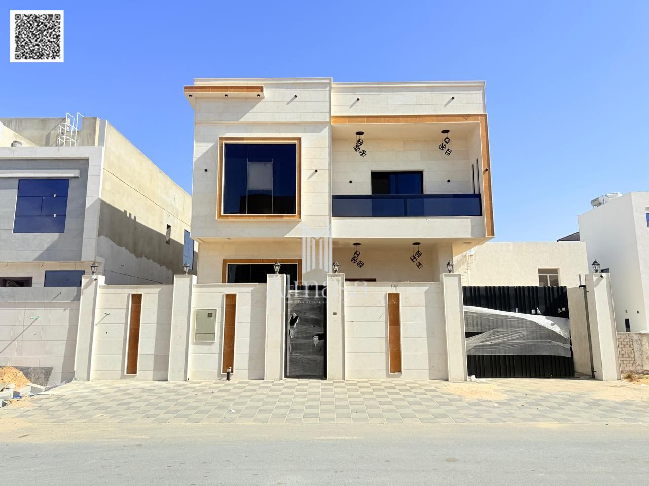 Villa for sale in Al Zahia, Ajman. Land area: 3014 sq ft. Built-up area: 3600 sq ft. 5 master bedrooms, living room, majlis, and maid's room. Registra