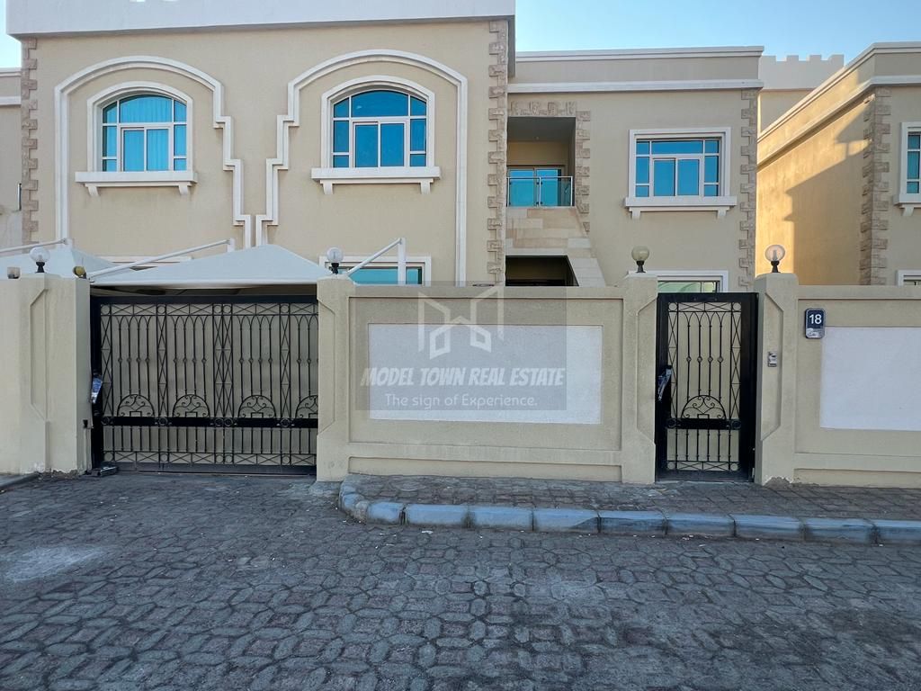 Stand alone 5 bedroom villa with Majlis and private front yard