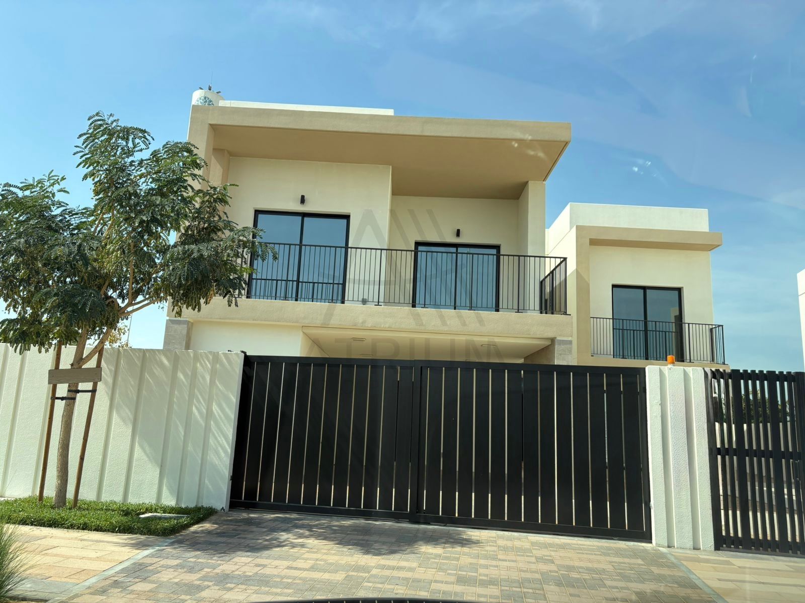 Well Kept Family Haven | 4 bed | Corner
