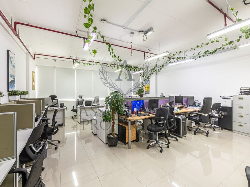 19,000 sqft | Vacant | AED 120 Per SqFt |