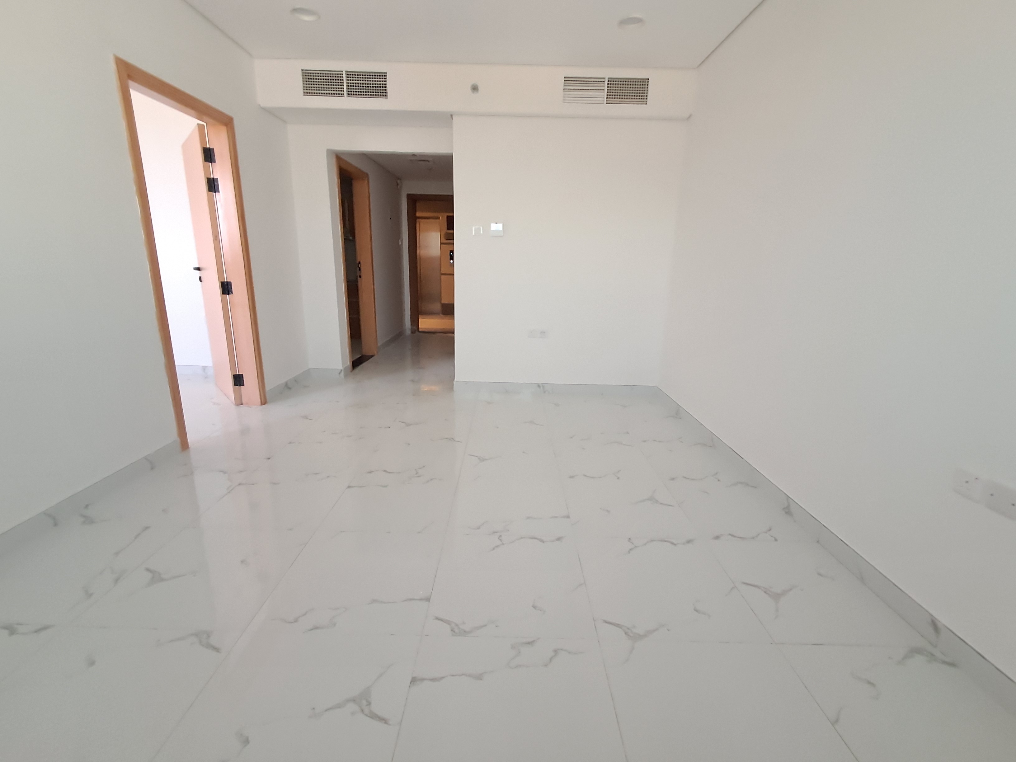 Brand new 1bhk with balcony 39k available