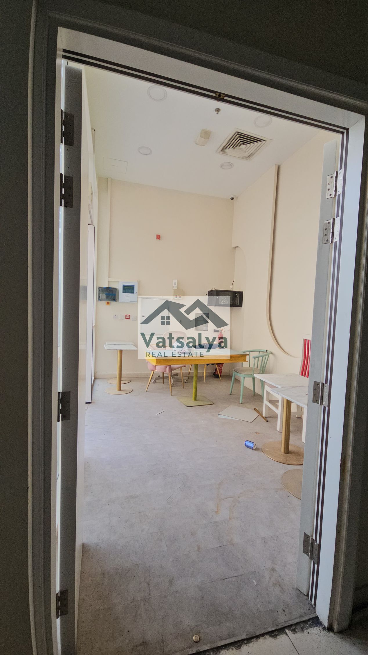 Secure a high-visibility retail space at an attractive price point and position your brand for long-term business growth.