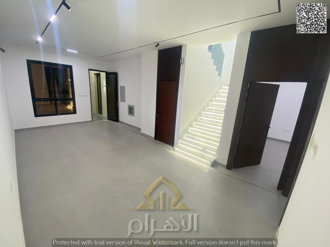 Luxury villa for sale - Al Zahia, Ajman - High-end finishing - 3 bedrooms - Two floors and a roof