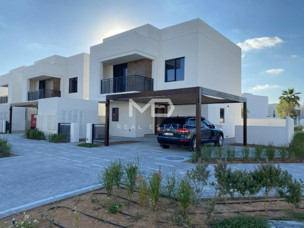 Exclusive | Largest Plot | Single Row Corner